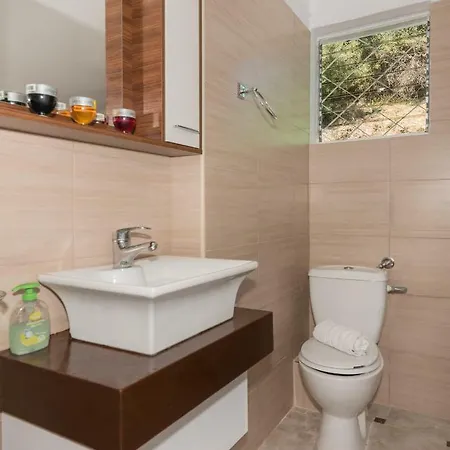 Amalia Holiday home Ano Yerakarion