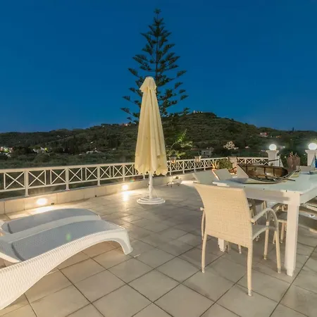 Holiday home Amalia Ano Yerakarion